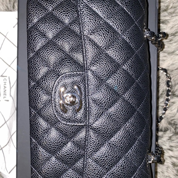 Small classic chanel flap bag - Picture 4 of 14